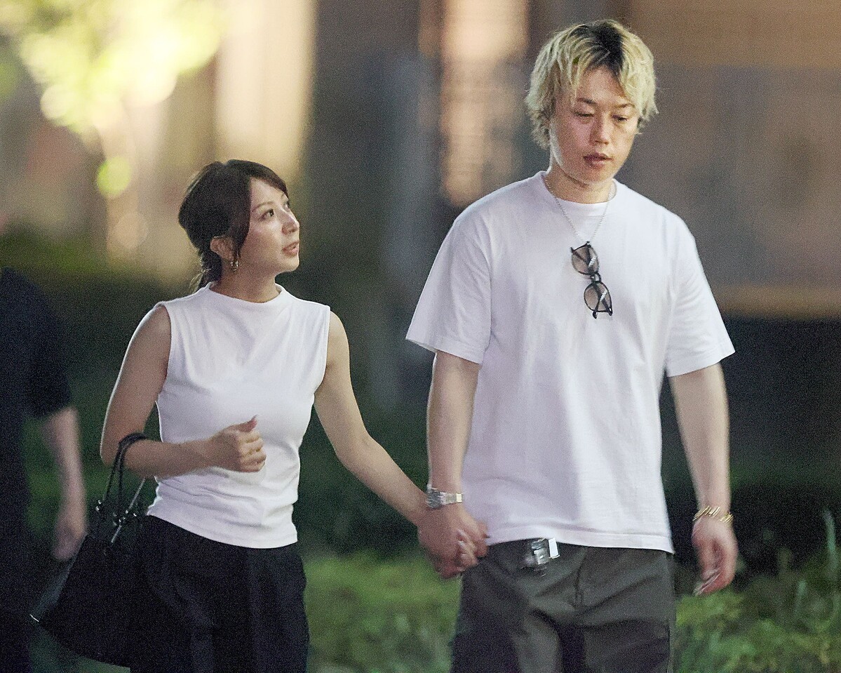 フリーアナウンサーの今川菜緒と交際