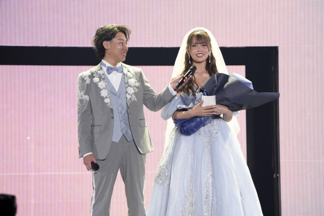 イベントではんくんとの結婚を報告