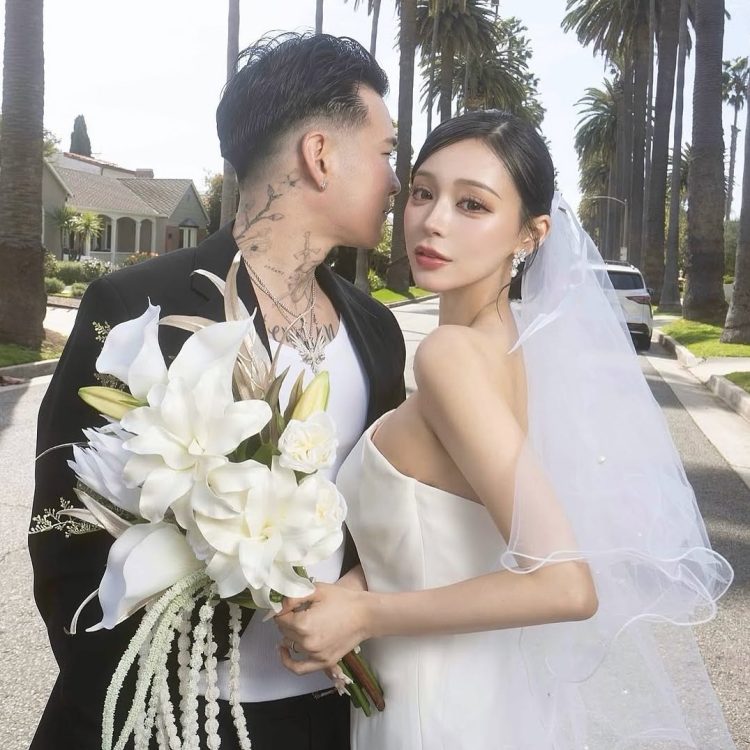 結婚と妊娠を発表