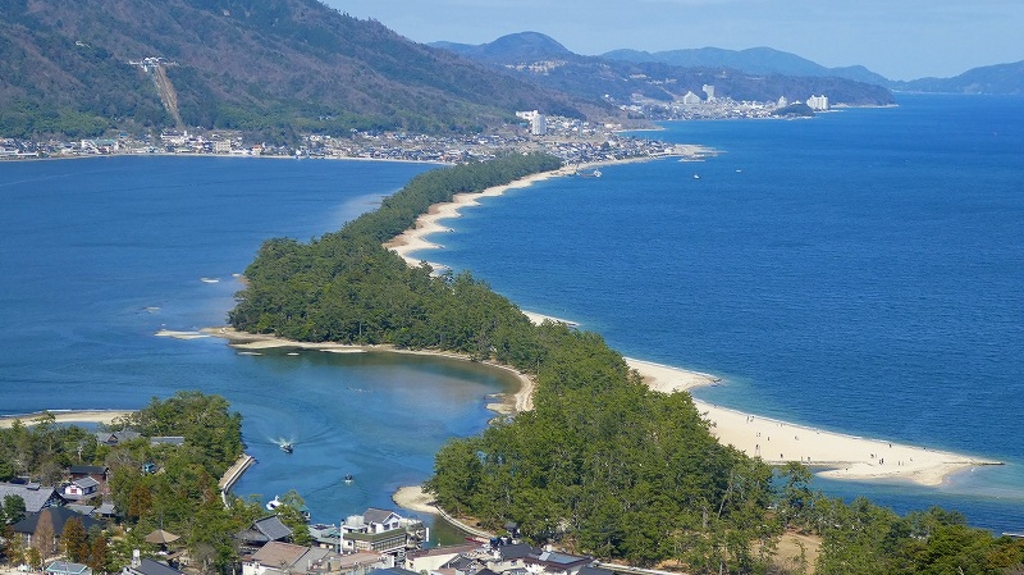 京都の海が見える田舎で育ったという藤木そら