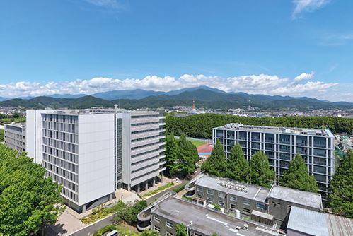 東海大学文学部北欧文学科を中退