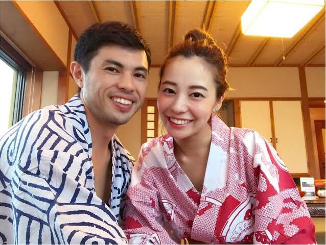 小島よしおが結婚した嫁は小松愛唯