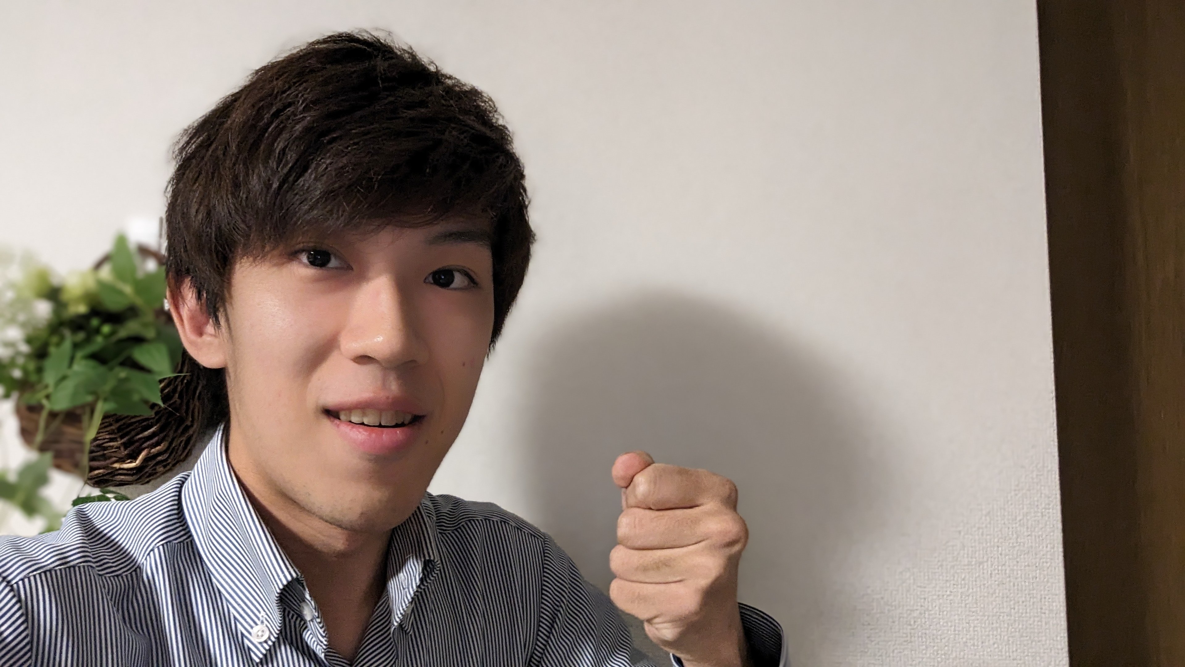 スーツ（YouTuber）の母親は動画にもたびたび登場している