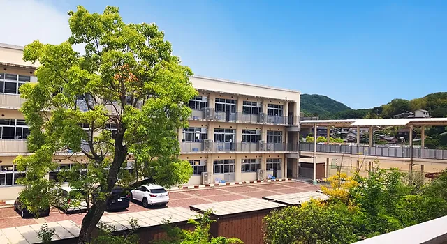 中学は‟岡山大学教育学部附属中学校”