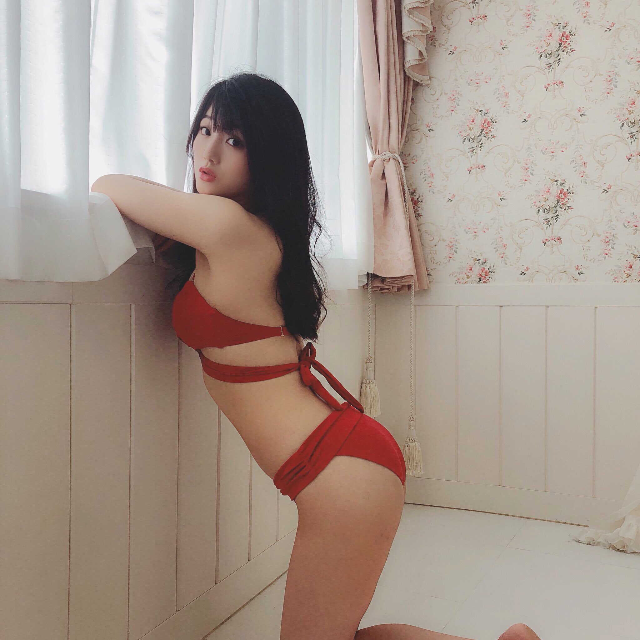 小寺真理の美人でかわいい水着グラビア⑫